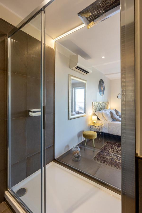 Penthouse With A Panoramic Rooftop In Trastevere With Seasonally Jacuzzi Roma Exterior foto