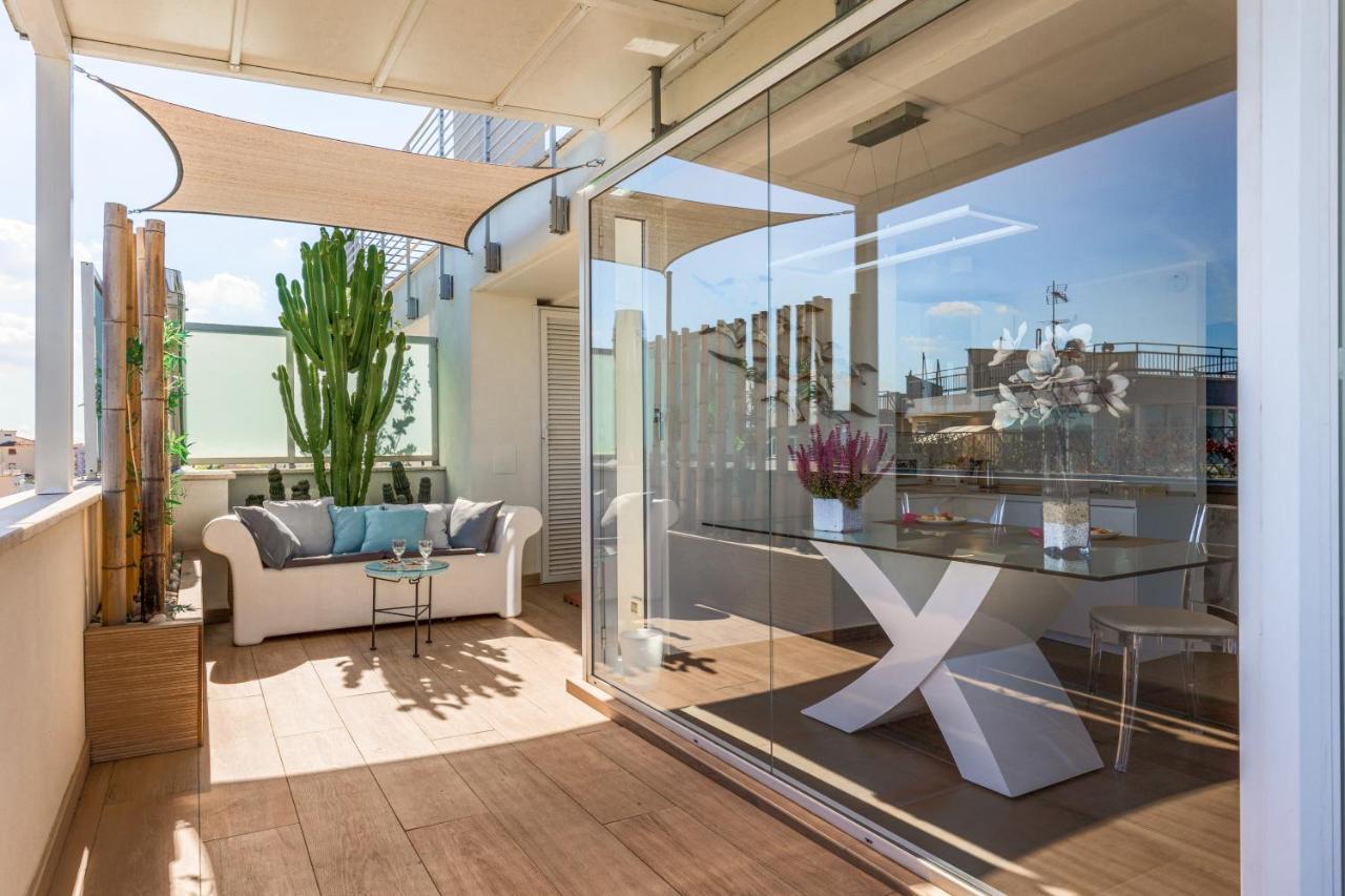 Penthouse With A Panoramic Rooftop In Trastevere With Seasonally Jacuzzi Roma Exterior foto