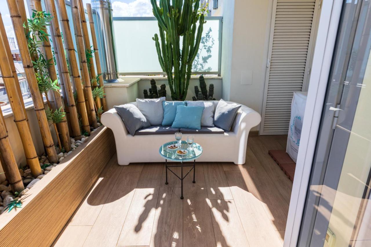 Penthouse With A Panoramic Rooftop In Trastevere With Seasonally Jacuzzi Roma Exterior foto