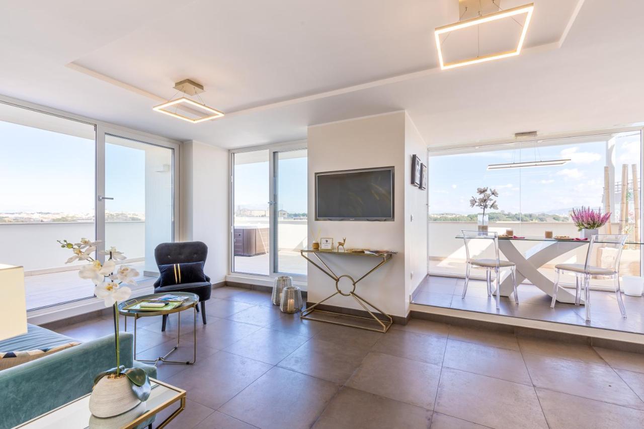 Penthouse With A Panoramic Rooftop In Trastevere With Seasonally Jacuzzi Roma Exterior foto