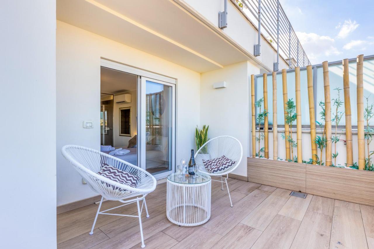 Penthouse With A Panoramic Rooftop In Trastevere With Seasonally Jacuzzi Roma Exterior foto