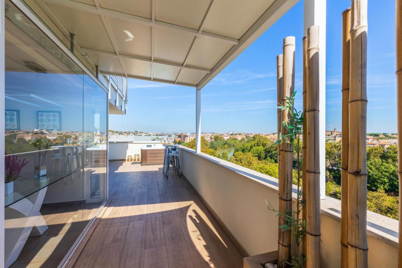 Penthouse With A Panoramic Rooftop In Trastevere With Seasonally Jacuzzi Roma Exterior foto