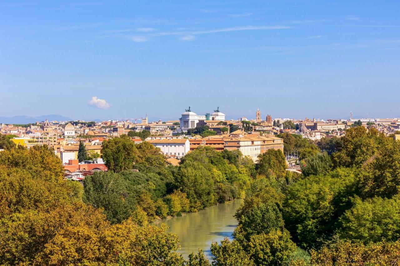 Penthouse With A Panoramic Rooftop In Trastevere With Seasonally Jacuzzi Roma Exterior foto